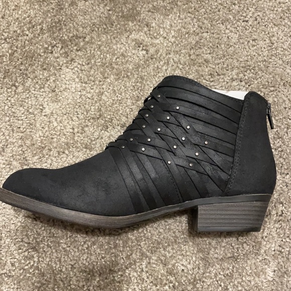 So Redfield Black Ankle Boots - Picture 4 of 8